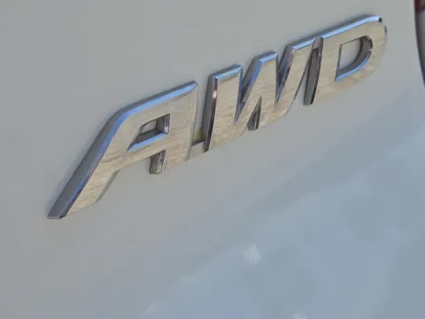 More photos of 2022 Honda Pilot EX-L at SAVVY AUTO SALES LLC, OH