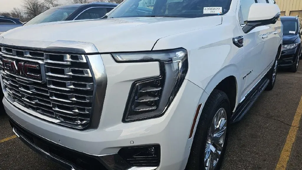 White 2025 GMC Yukon XL Denali for sale in Columbus, OH
