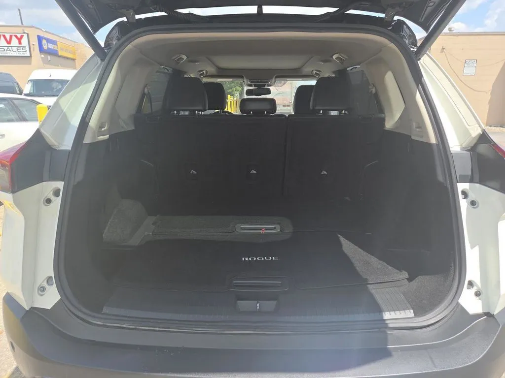 2021 Nissan Rogue Platinum - Photo 18