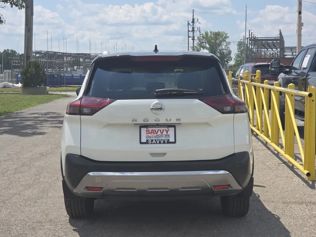 2021 Nissan Rogue Platinum - Photo 15