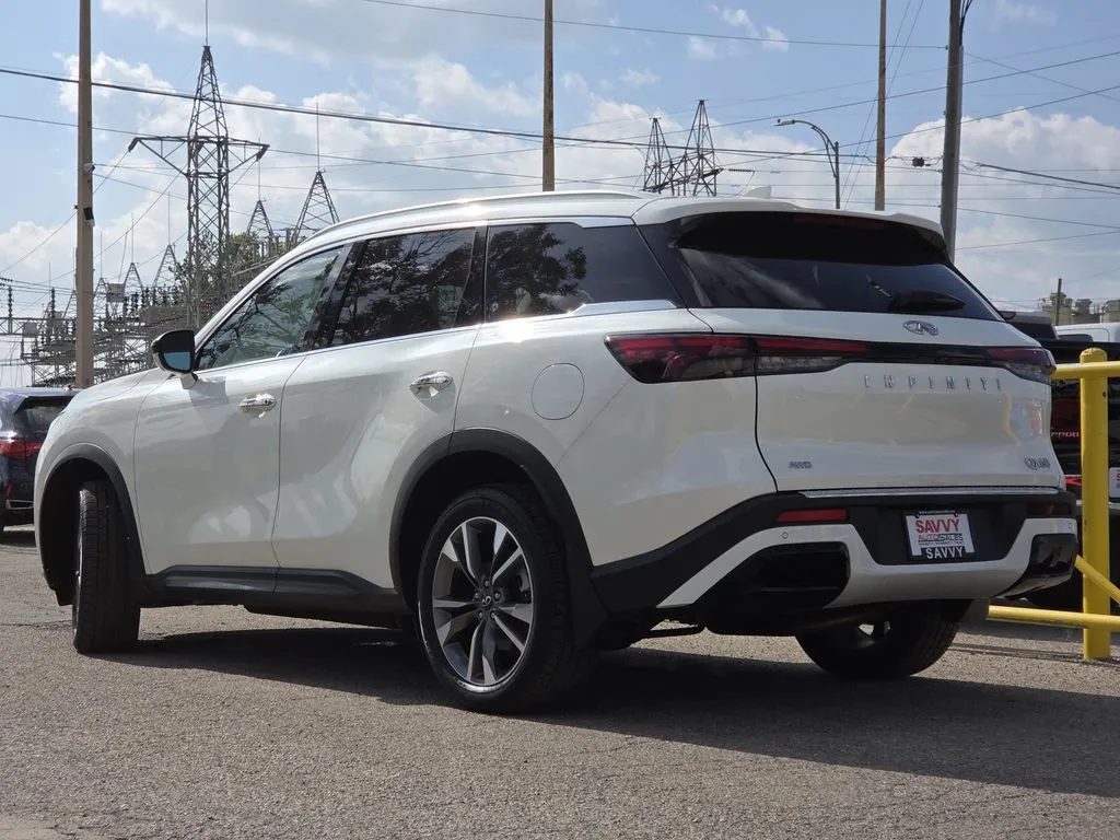 2023 INFINITI QX60 LUXE - Photo 17