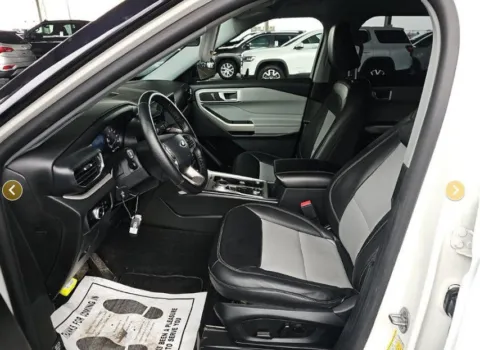 Photos of 2023 Ford Explorer XLT for sale in Columbus, OH at SAVVY AUTO SALES LLC