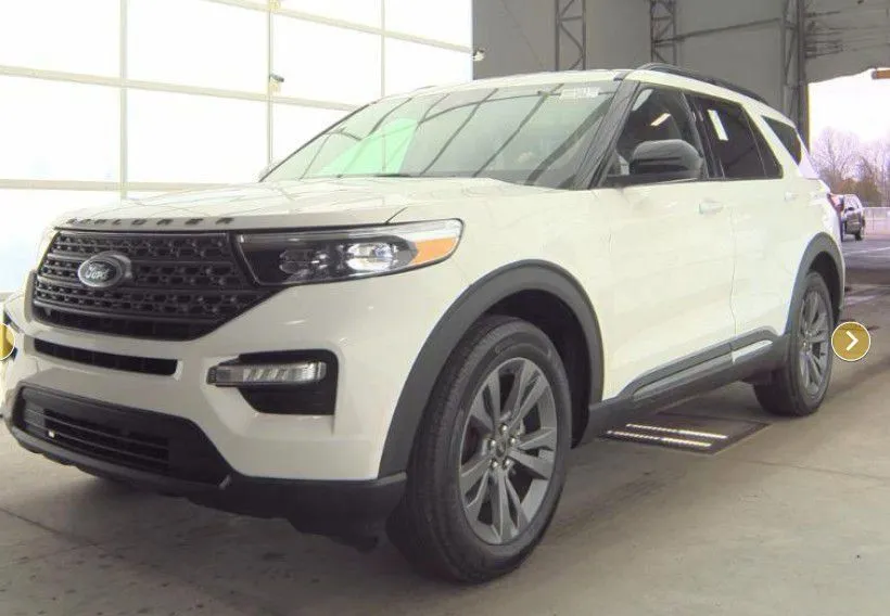 White 2023 Ford Explorer XLT for sale in Columbus, OH