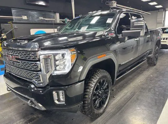 2023 GMC Sierra 4WD Crew Cab Standard Box Denali's photo