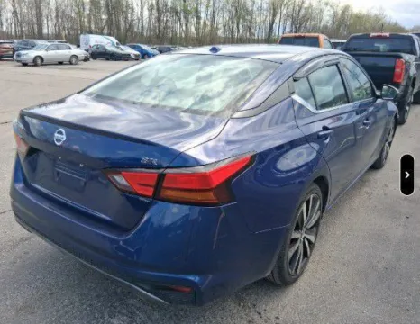 Another view of 2022 Nissan Altima 2.5 SR for sale in Columbus, OH at SAVVY AUTO SALES LLC