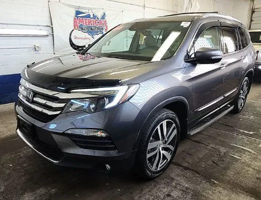Gray 2018 Honda Pilot Touring for sale in Columbus, OH