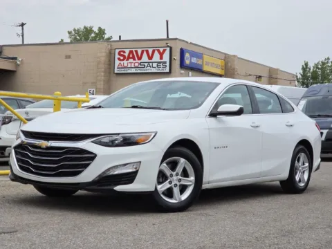 White 2024 Chevrolet Malibu LT for sale in Columbus, OH