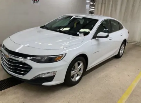 White 2024 Chevrolet Malibu LT for sale in Columbus, OH