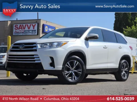 White 2019 Toyota Highlander LE for sale in Columbus, OH