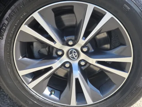More photos of 2019 Toyota Highlander LE at SAVVY AUTO SALES LLC, OH