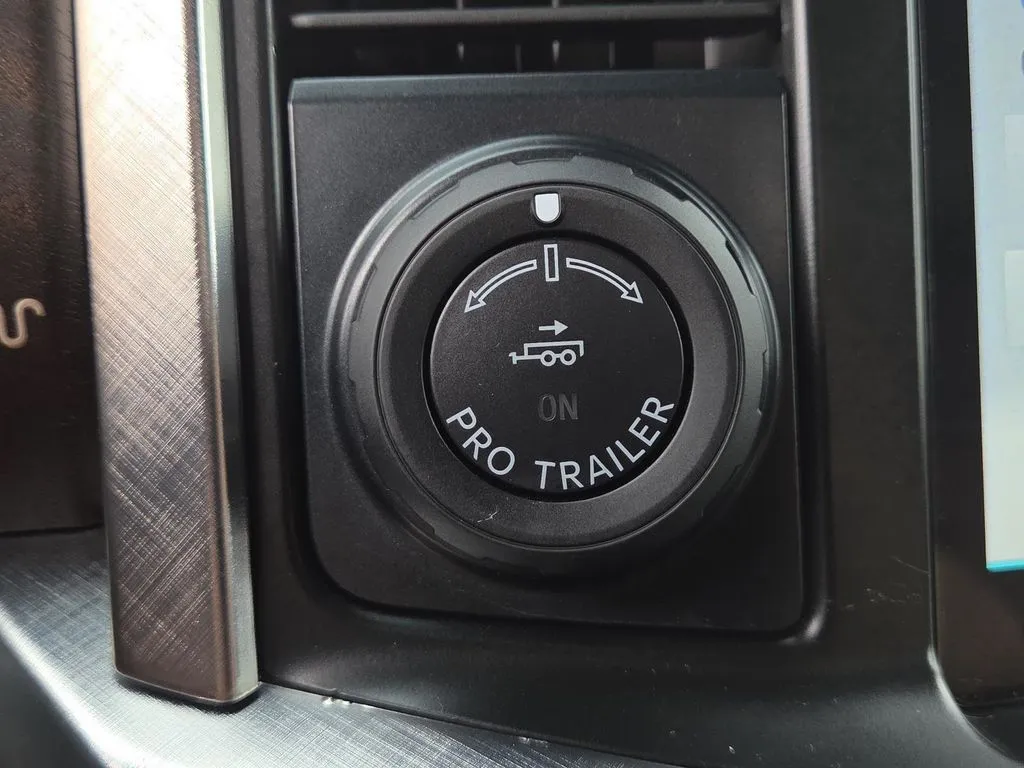 Ford F-150 photo 7