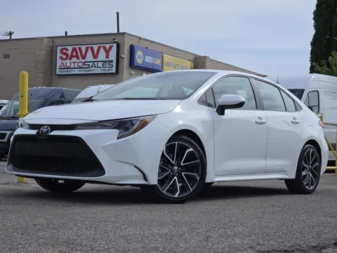 White 2022 Toyota Corolla LE for sale in Columbus, OH