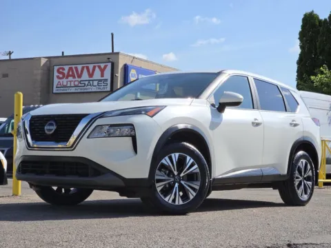White 2023 Nissan Rogue SV for sale in Columbus, OH