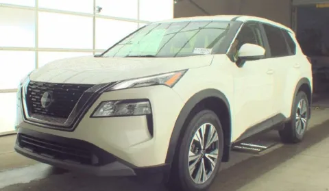 White 2023 Nissan Rogue SV for sale in Columbus, OH