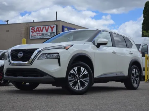 White 2023 Nissan Rogue SV for sale in Columbus, OH