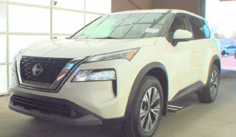 White 2023 Nissan Rogue SV for sale in Columbus, OH