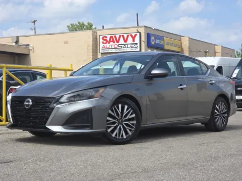 Gray 2023 Nissan Altima 2.5 SV for sale in Columbus, OH