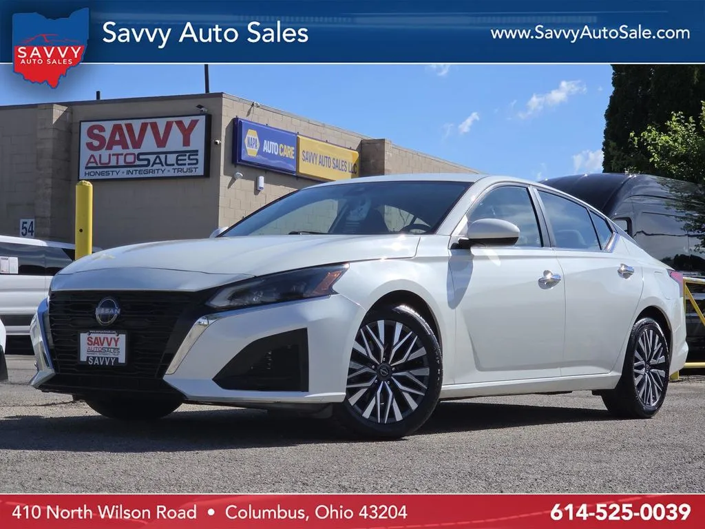 White 2023 Nissan Altima 2.5 SV for sale in Columbus, OH