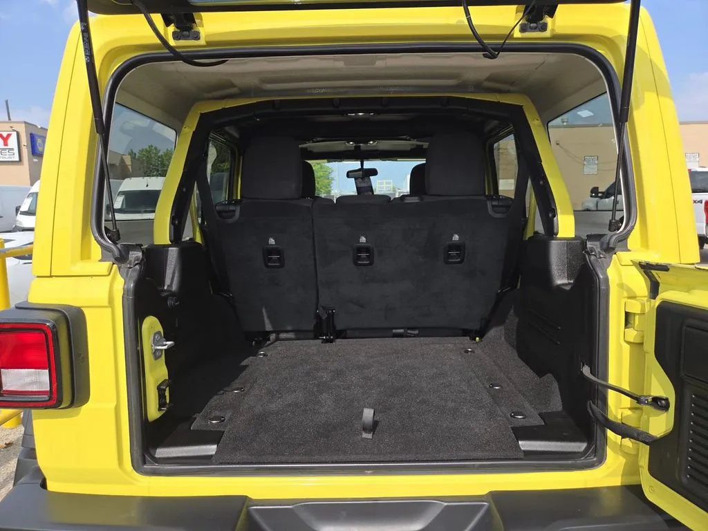 2022 Jeep Wrangler Unlimited High Tide - Photo 16