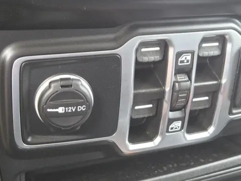 More photos of 2022 Jeep Wrangler Unlimited High Tide at SAVVY AUTO SALES LLC, OH