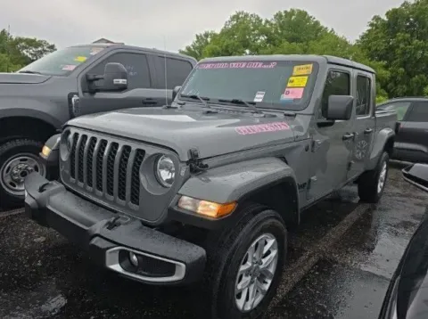 Gray 2023 Jeep Gladiator Sport S for sale in Columbus, OH