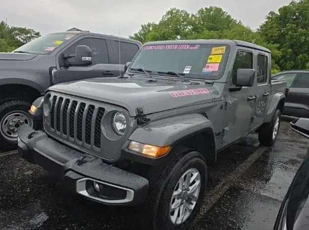 2023 Jeep Gladiator Sport S's photo