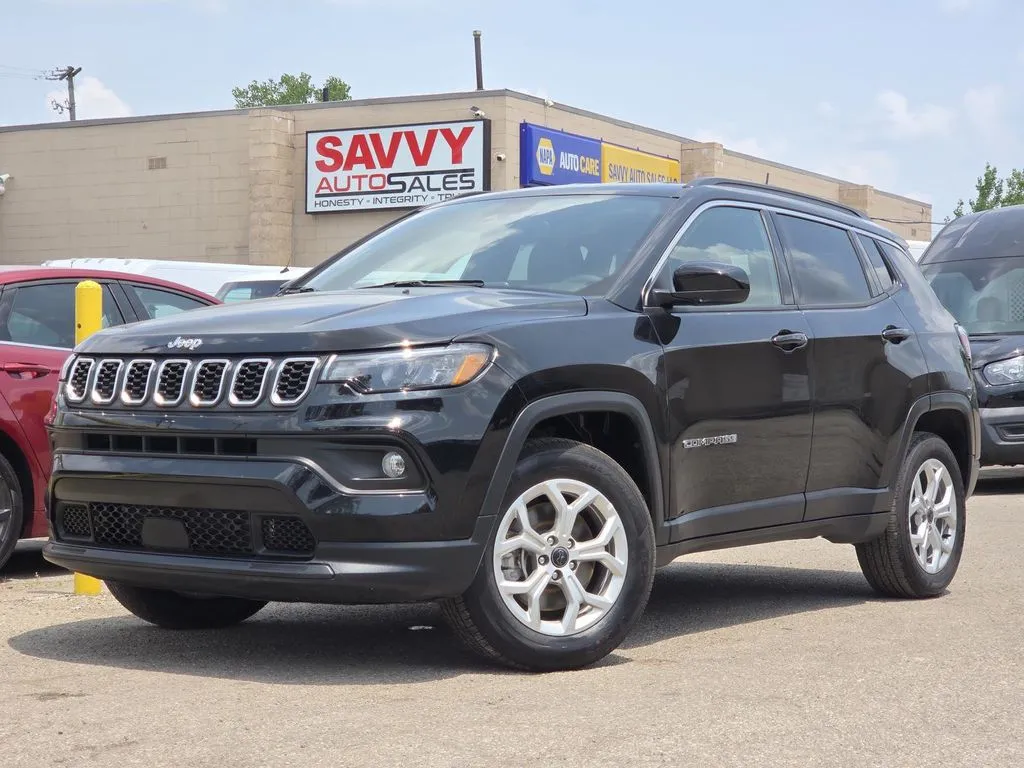 Black 2025 Jeep Compass Latitude for sale in Columbus, OH