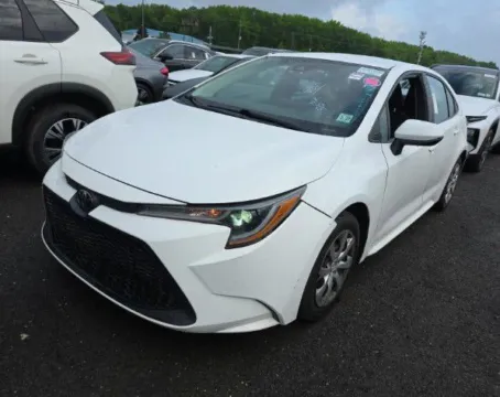 White 2022 Toyota Corolla LE for sale in Columbus, OH