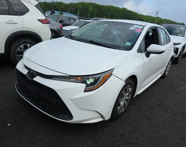White 2022 Toyota Corolla LE for sale in Columbus, OH