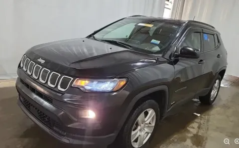 Black 2022 Jeep Compass Latitude for sale in Columbus, OH