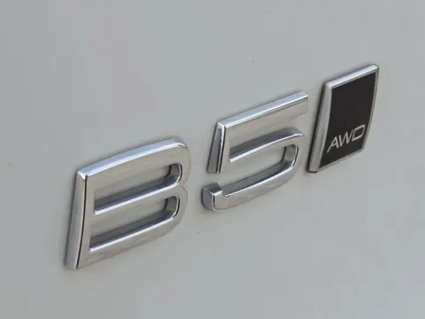 More photos of 2024 Volvo XC40 B5 Core at SAVVY AUTO SALES LLC, OH