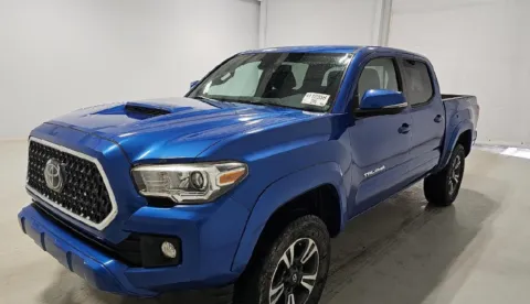 Blue 2018 Toyota Tacoma TRD Sport for sale in Columbus, OH