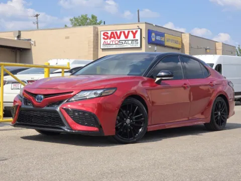 Black 2022 Toyota Camry Hybrid XSE for sale in Columbus, OH