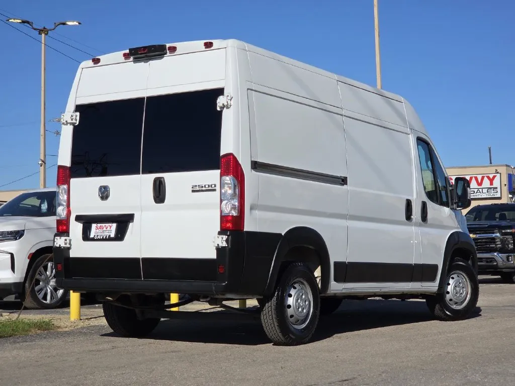 Ram ProMaster 2500 photo 13