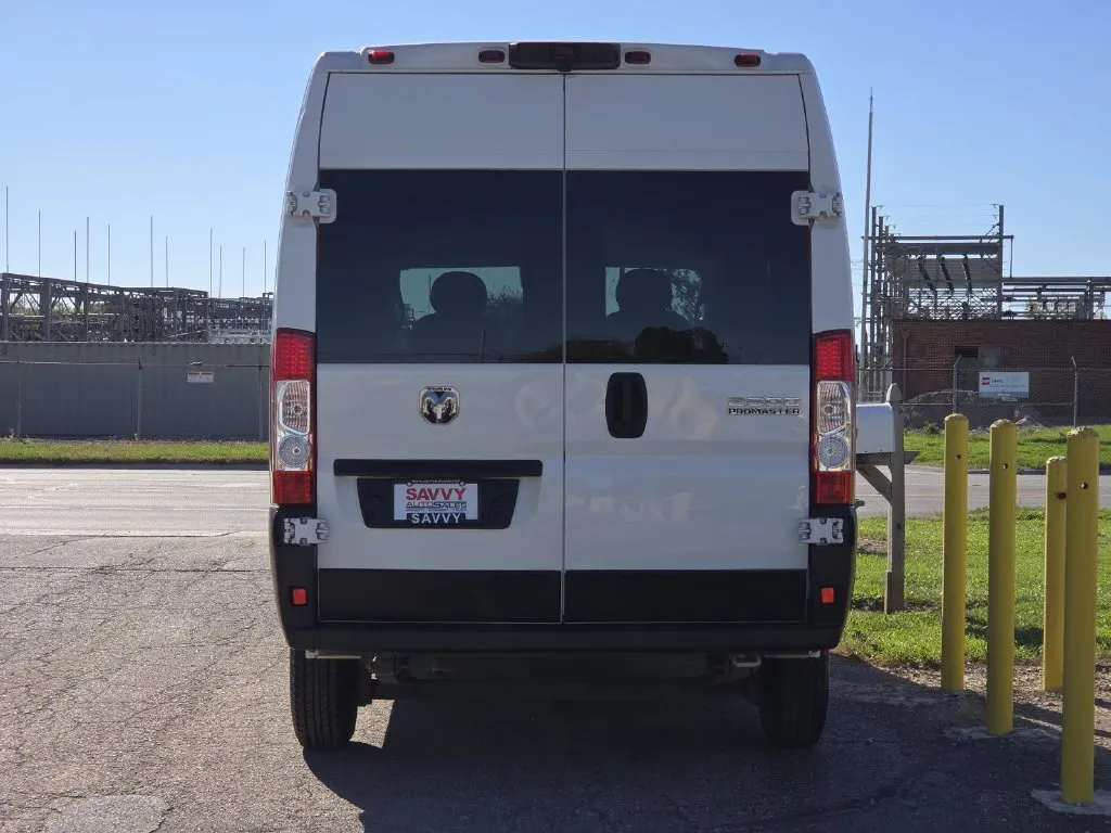 Ram ProMaster 2500 photo 12