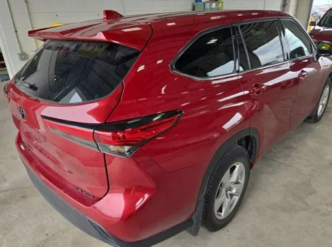 Another view of 2021 Toyota Highlander LE for sale in Columbus, OH at SAVVY AUTO SALES LLC