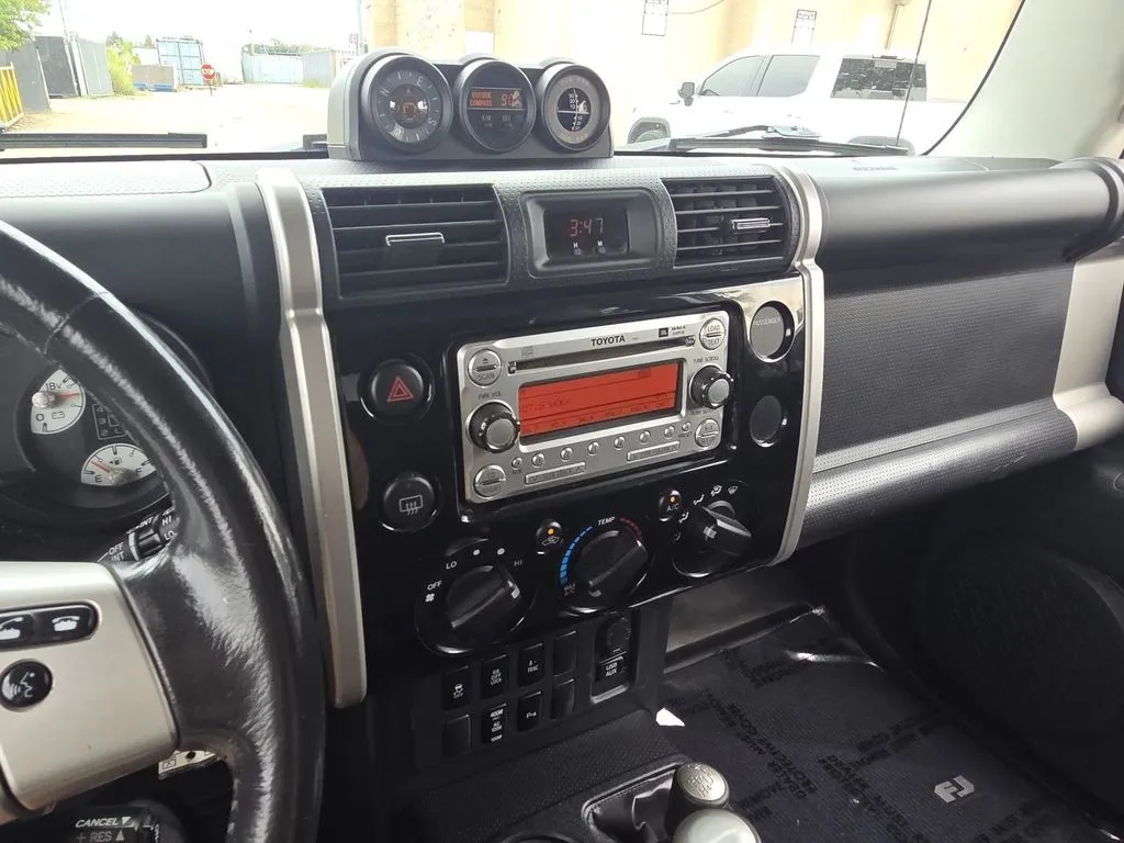 Toyota FJ Cruiser photo 24