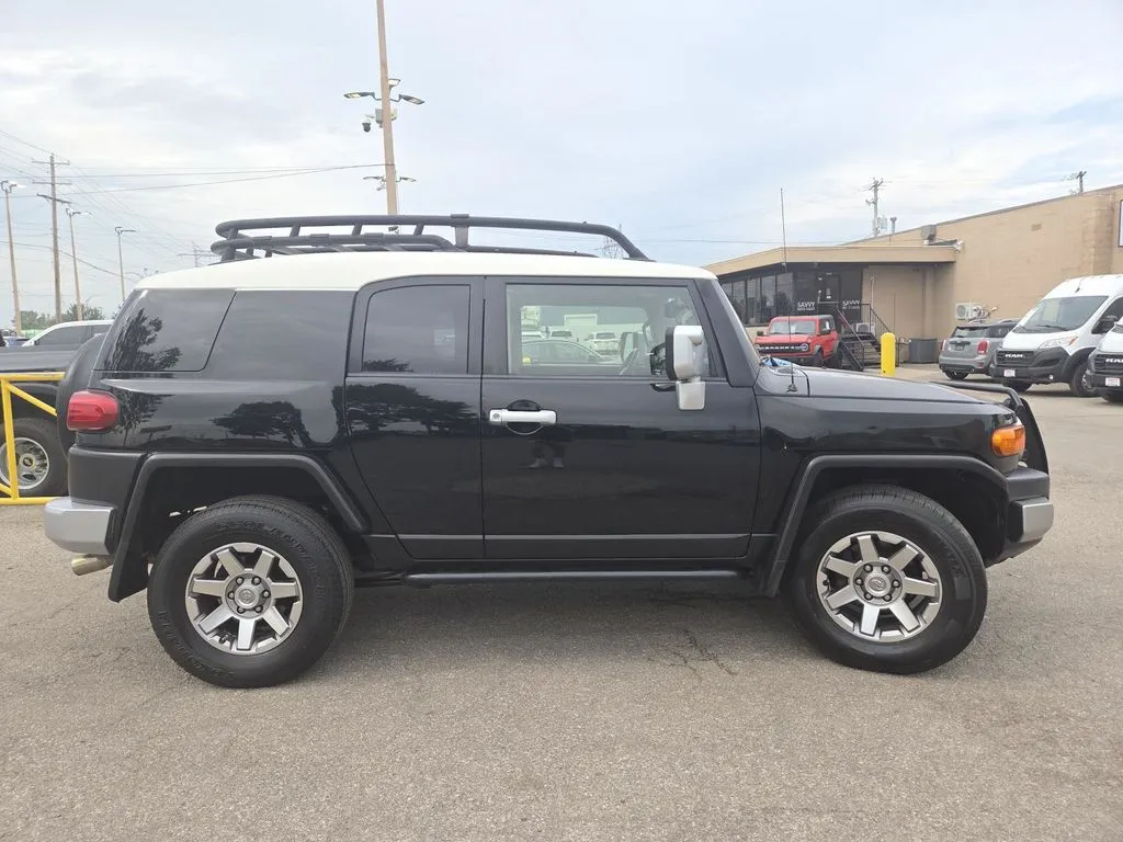 Toyota FJ Cruiser photo 15