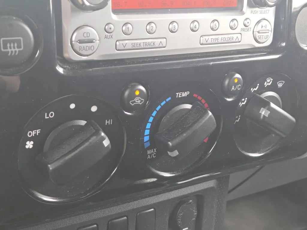 Toyota FJ Cruiser photo 26