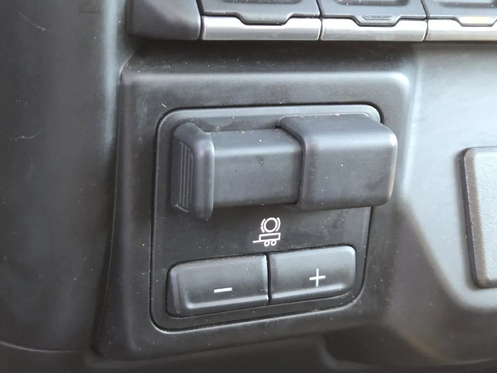GMC Sierra photo 5