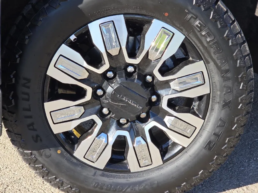 GMC Sierra photo 12