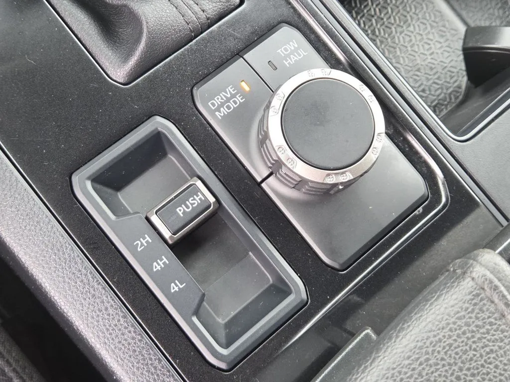 Toyota Tundra photo 6