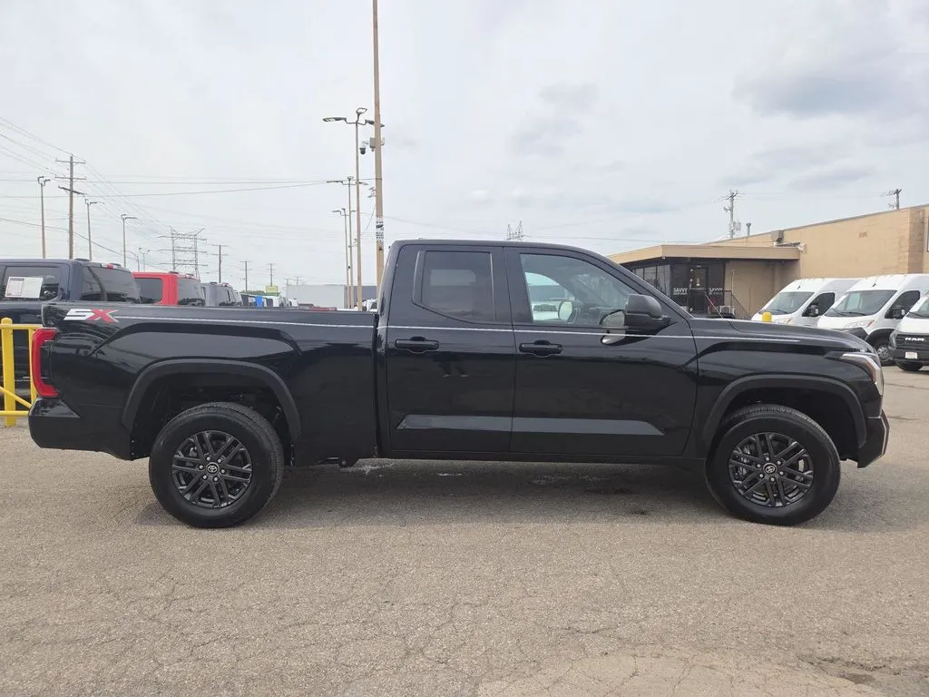 Toyota Tundra photo 16