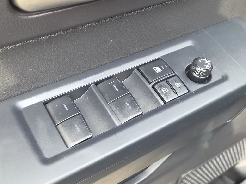Toyota Tundra photo 23