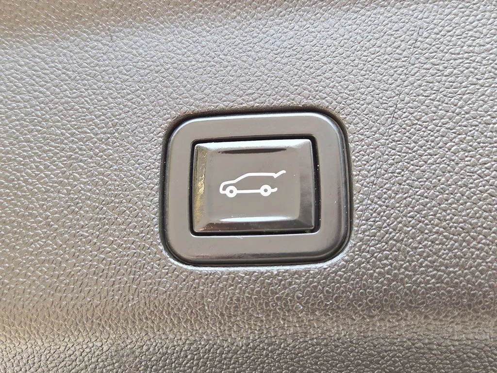 Chevrolet Tahoe photo 19