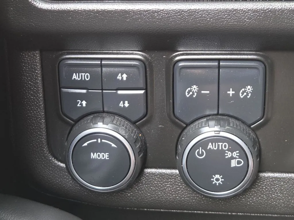 Chevrolet Tahoe photo 30
