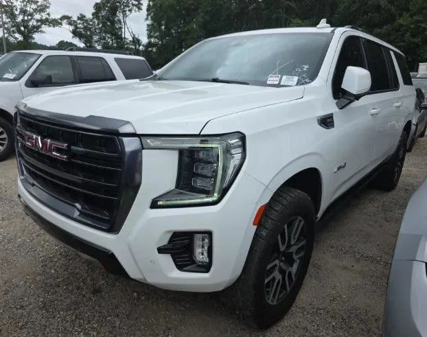 White 2022 GMC Yukon XL AT4 for sale in Columbus, OH