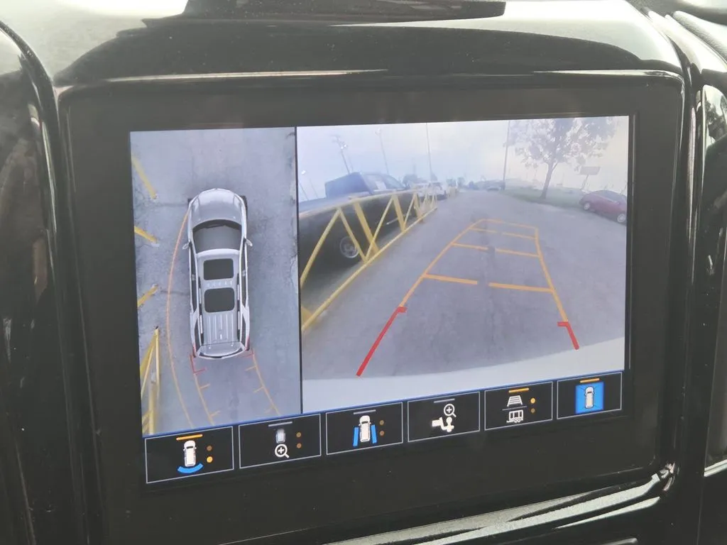 Chevrolet Traverse photo 7