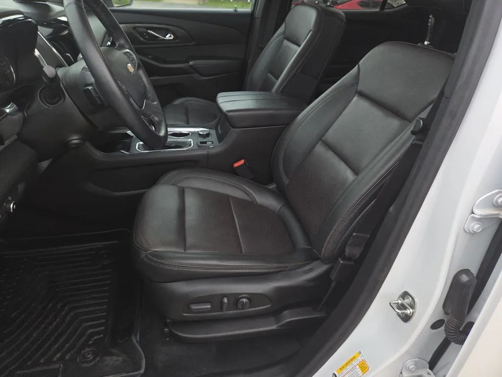 Chevrolet Traverse photo 23
