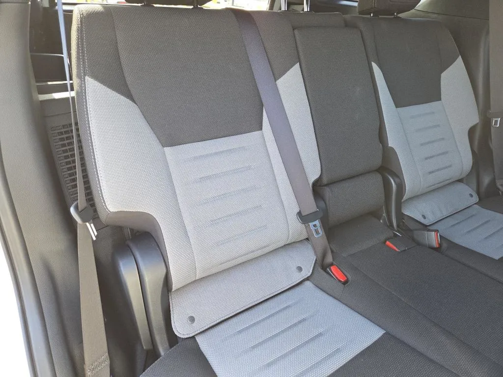 Toyota 4Runner photo 19